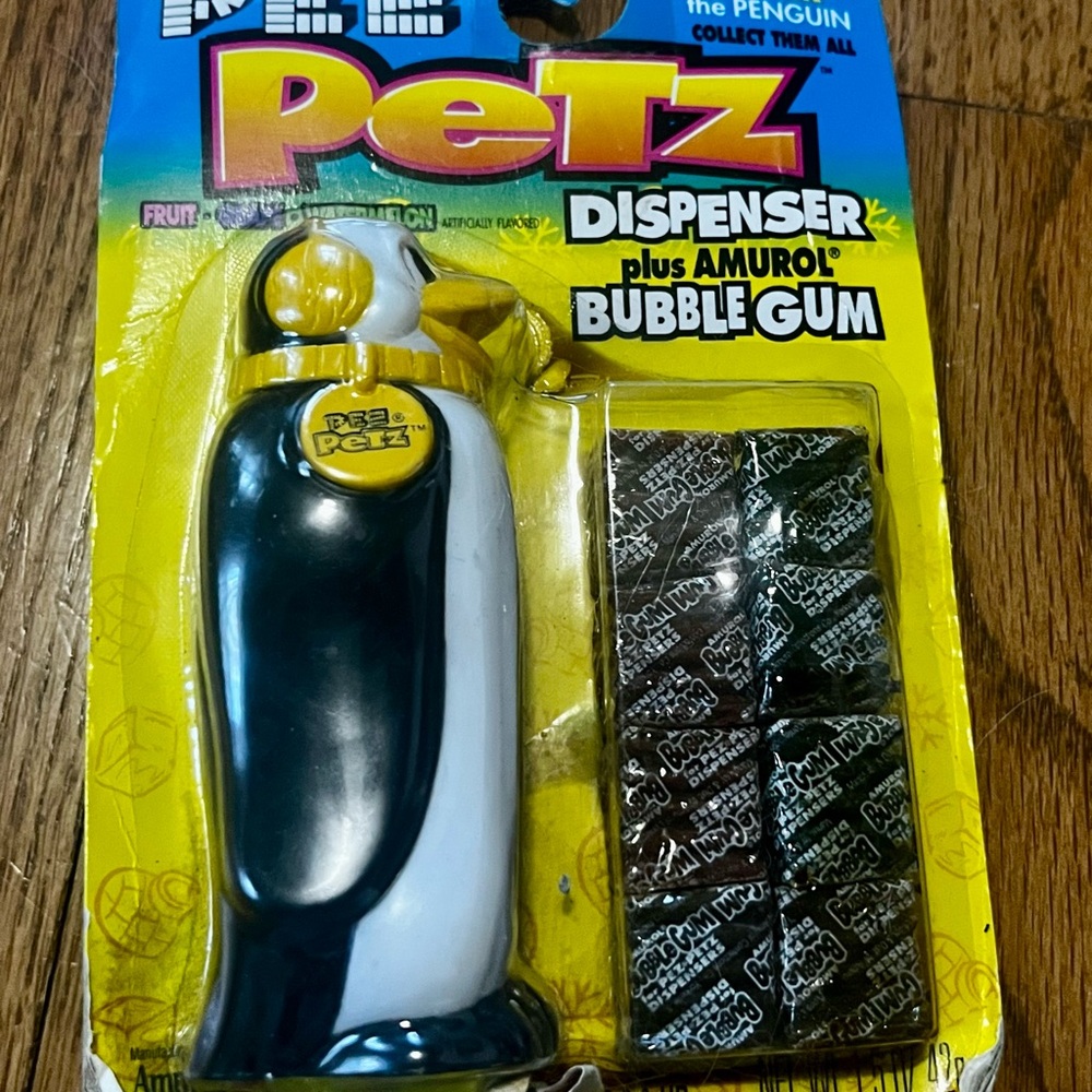 Vintage New in Package Sealed Pez Petz Butler the Penguin bubble gum Dispenser